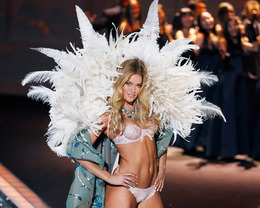 How a Victoria's Secret Supermodel Preps for the Fashion Show