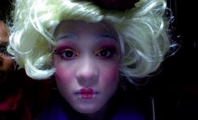 Hunger Games Makeup: Effie Trinkit