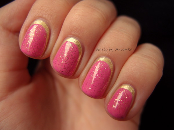 Glitter Golden Ruffian Manicure | Veronika S.'s (nailsbyarvonka) Photo ...