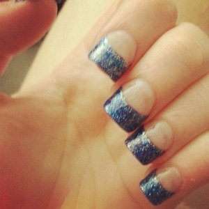 Acrylic sparkly blue tips