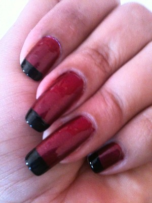 Red/black nails