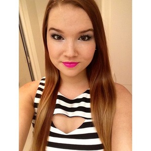 this is my rolemodel lindsey from YouTube she is a beautyguru