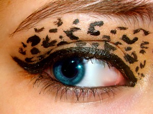 Leopard print (Blue Eye). 