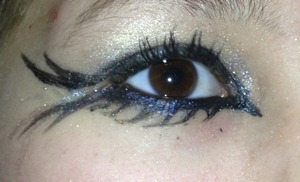 

i got sooooo bored And love my makeup
