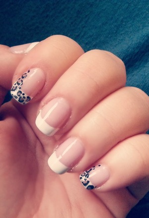 french nails with leo style
