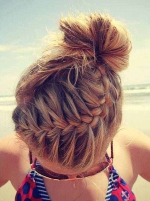 Best Water Park Hairstyles - HairStyle