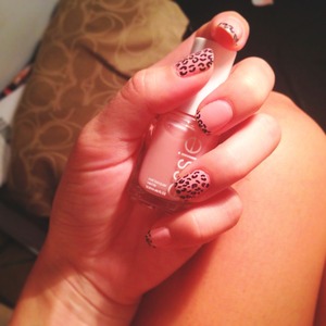 Pink & black Cheetah nails