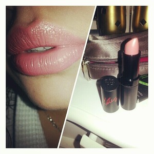 perfect nude pink! 
Kate collection from rimmel in the color 08