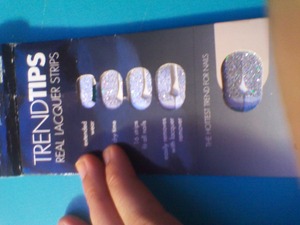 I went to sephora and I seen nail strips h that were on clearance for 3$ so I got them.