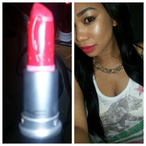I love this lipstick by Rihanna... Ririwoo 