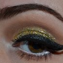 Gold Glitter Eyes