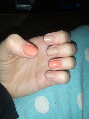 Decided to try the Sally Hansen's Fast-Dri Nail Color in "Quick Sand" and "Snappy Sorbet"