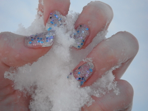 Snowy Day Nails <3