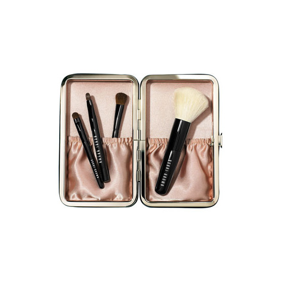 https://dy6g3i6a1660s.cloudfront.net/Oeq4Dps24hr7T2PaLg2GHwFeAhk/p_550x550-d1/bobbi-brown-caviar-oyster-collection-mini-brush-set.jpg
