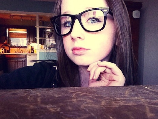 Lynzi W.