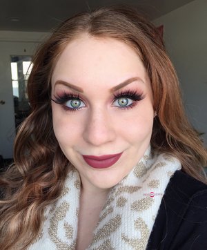 Some soft glam from today! I hope you love bunnies enjoy :).
http://theyeballqueen.blogspot.com/2016/12/holiday-series-soft-rose-golden-smokey.html