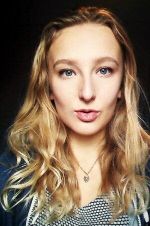 high contrast contour light glam natural