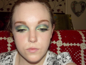 Green Lantern inspired look. Tutorial here: http://www.youtube.com/watch?v=xahepduJYCc