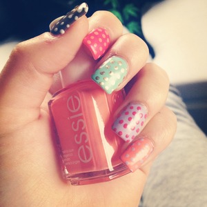 Used: Essie Tart deco, Good as Gold, Lilacasm & Mint Candy Apple.