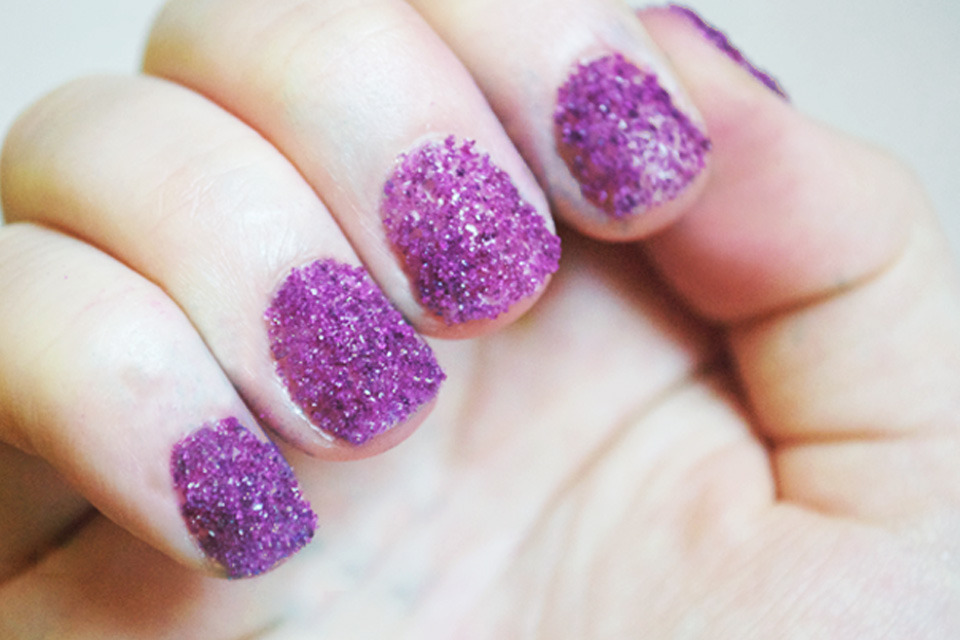 DIY Sugar Glitter Nails!