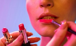 How to Choose the Right Lipstick Finish for You