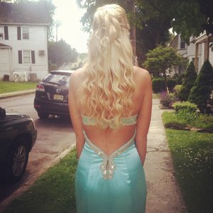 Did my own prom hair😘 very quick and easy
