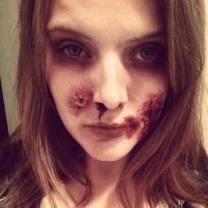 http://beautistique.blogspot.co.uk/

What do you think?
This was literally a quick five- ten minute max zombie look. 
