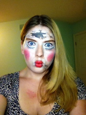 Are you planning to be a creepy doll for Halloween? Try this look!