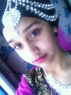 Hey guys this is just me playing around wiv ma makeup!!
