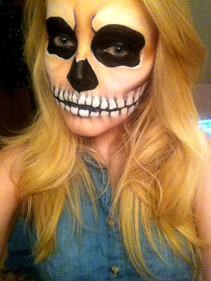 Done entirely with Wolfe Art Essentials Face Paint. :) 