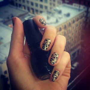 cheetah print nails 
