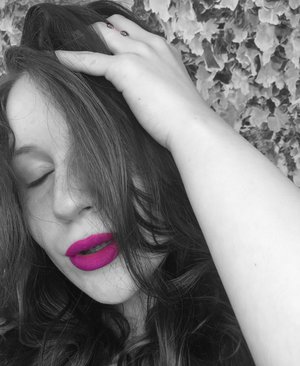 All eyes will be on you come Spring when you rock a bold magenta lippie! Find out WHY you should invest in one, and WHAT tone of magenta would suit you best.
http://theyeballqueen.blogspot.com/2017/03/your-new-spring-obsession-red-violet.html