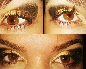 Gold smokey eye.
