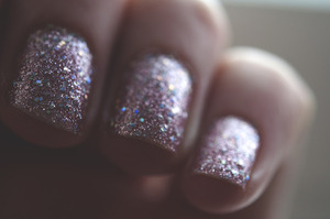 Glitter Nails=<3