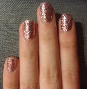 Pink Fizz by Models Own

So in love with this mani. Can't stop staring at my nails!