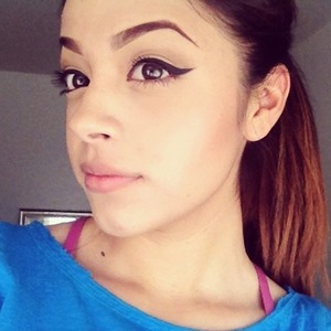Simple makeup, using drugstore products 
Follow me on Instagram @sussansotelo