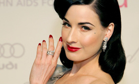 Oval Nails: Old World Glamour or Odd Shape?