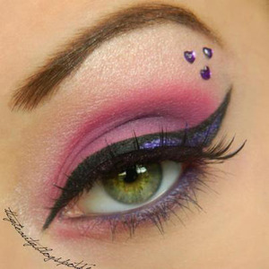 Hi :)
Here is my first Valentinsday Look.
Come and visit me on facebook:
http://www.facebook.com/TimeToCreateYourBeauty