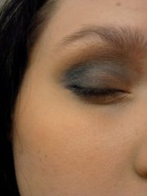 Harry Potter Ravenclaw inspired look. Not good lighting.