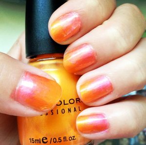 i did these nails on my friend! orange to red gradient. (: