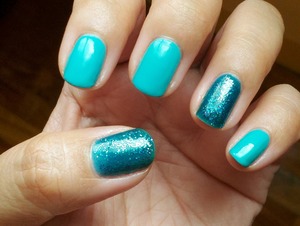 Why is it so hard to capture blues on pictures? This creme and jelly polishes are both from The FACE Shop. They have more green in them IRL.