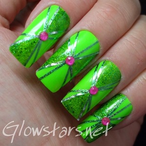 For more nail art, other manis in this challenge and products & method used visit http://Glowstars.net