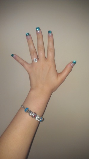 blue nails :) blue bracelet 