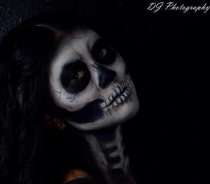 Skull makeup by me !



