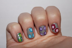 easy polka-dot nails! :)