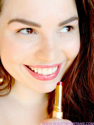 http://beautybybritanie.com/2012/11/09/beauty-buzz-jane-iredale-just-kissed-lip-plumper-in-montreal/