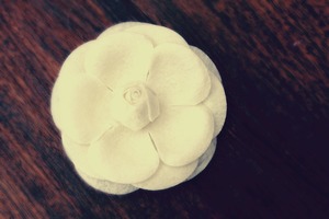 I DIY'ed my own flower pin in just seconds!