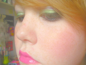 Mua Eyes
Mua And MAC Lips
Sleek: Rose gold Blush 