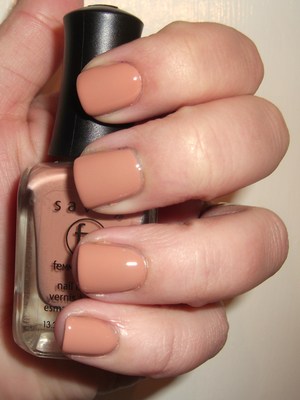 I love this nude!! Best thing- I got it for 2 bucks! :) SCORE!