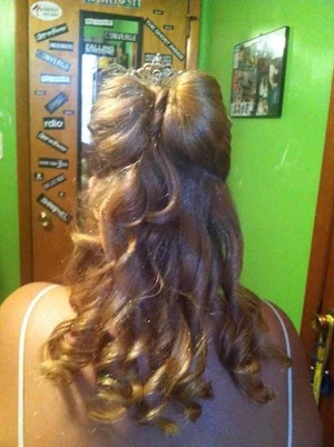 Specialty curly hair bow